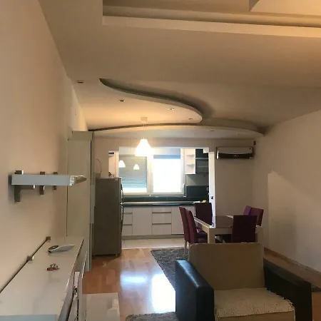Lux City Center סקופיה